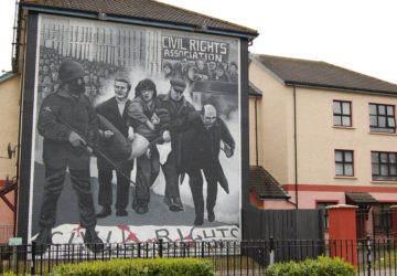 Derry's Bogside mural di jordigll, su Flickr