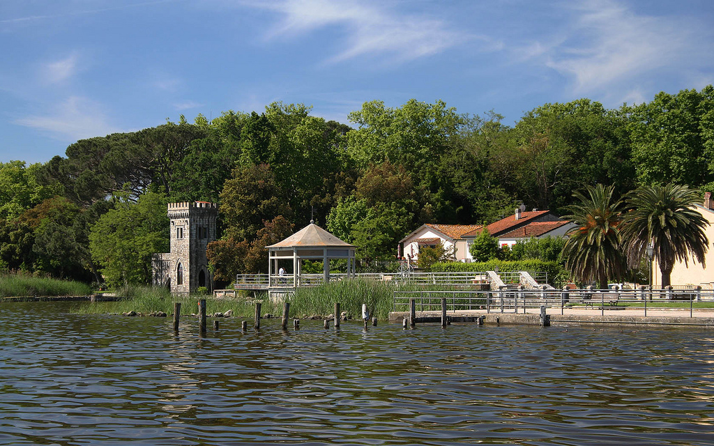 Puccini's House and Lake Tour, Torre del Lago, Italy di JohnBurke, su Flickr