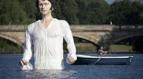 "Mr Darcy Hits The Serpentine 1" by TaylorHerring, su Flickr - David Parry/PA