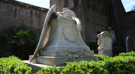 L'Angelo del Dolore, scultura di William Wetmore Story sulla tomba di famiglia ©turismoletterario.com